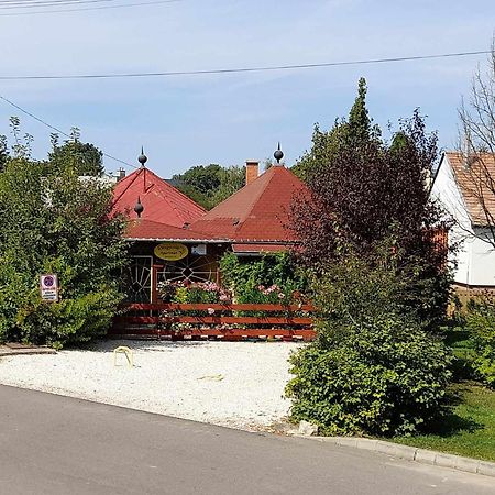 Gyoengyvirag Apartment Romhany Экстерьер фото
