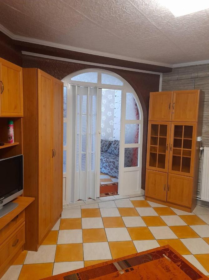 Gyoengyvirag Apartment Romhany Экстерьер фото