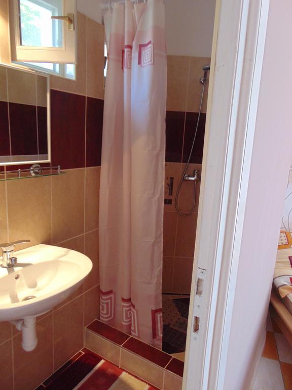Gyoengyvirag Apartment Romhany Экстерьер фото